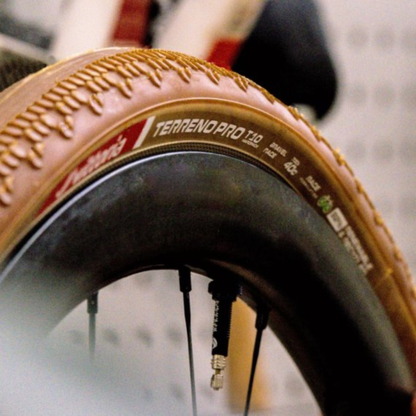 Pneu Gravel Vittoria Terreno Pro T10 700x45 TLR Marrom