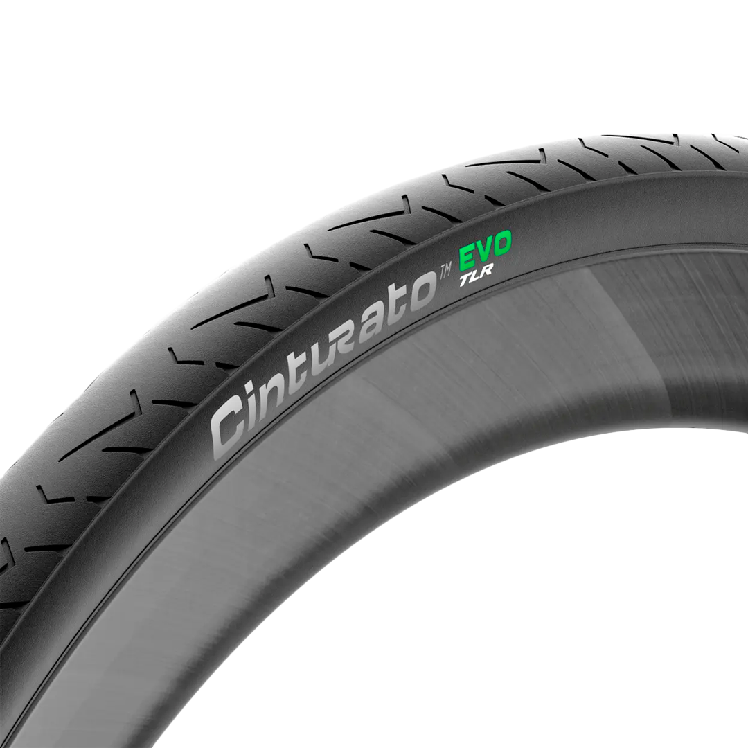 Pneu de bicicleta de estrada e gravel Pirelli Cinturato EVO Tubeless Ready visto de frente em fundo branco.